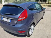 Usata Ford Fiesta Titanium 82 CV (60 kW) 2011 Bluazzurro Berlina