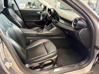 Usata Alfa Romeo Giulia Super 180 CV (132 kW) 2016 Grigio Berlina