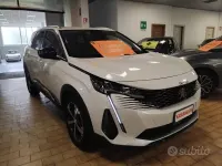 Usata Peugeot 5008 Allure 177 CV (130 kW) 2022 Bianco / pastello SUV