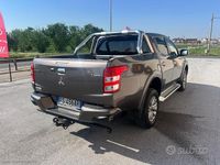 Usata Mitsubishi L200 181 CV (133 kW) 2018 Grigio Pick-up