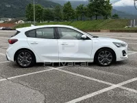 Käytetty Ford Focus ST 116 HP (85 kW) 2023 Valkoinen Viistoperä