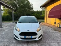 Usata Ford Fiesta 75 CV (55 kW) 2016 Bianco Utilitaria