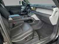 Usata Land Rover Defender SE Dynamic 200 CV (147 kW) 2024 Santorini black SUV