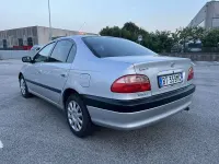 Usata Toyota Avensis 129 CV (94 kW) 2001 Grigio Berlina