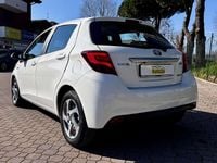 Usata Toyota Yaris Hybrid Active 73 CV (53 kW) 2017 Bianco Berlina