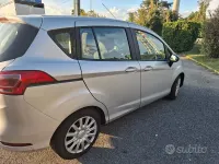 Usata Ford B-MAX 90 CV (66 kW) 2016 Grigio Monovolume