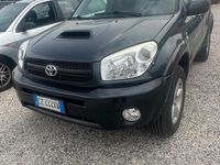Usata Toyota RAV4 116 CV (85 kW) 2006 Grigio SUV