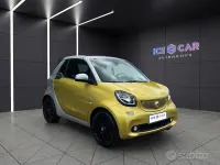 Usado Smart ForTwo Cabrio Passion 71 CV (52 kW) 2016 Amarillo Descapotable