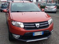 Usata Dacia Sandero Prestige 90 CV (66 kW) 2014 Rosso Berlina