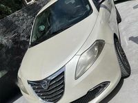Usata Lancia Ypsilon 95 CV (69 kW) 2012 Bianco Utilitaria