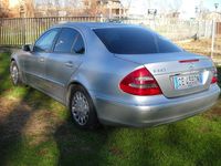 Usata Mercedes E220 Elegance 149 CV (109 kW) 2003 Argento Berlina