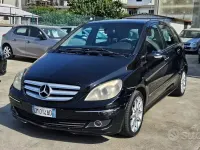 Usata Mercedes B200 140 CV (102 kW) 2007 Nero Monovolume