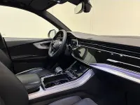 Usata Audi Q8 Sport 286 CV (210 kW) 2021 Argento fioretto metallizzato SUV