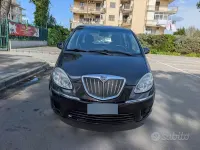Usado Lancia Musa 77 CV (56 kW) 2012 Negro Monovolumen