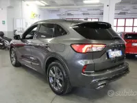 Usata Ford Kuga ST-Line 152 CV (111 kW) 2022 Grigio SUV