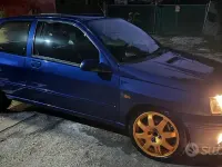 Usata Renault Clio 135 CV (99 kW) 1993 Blu/azzurro Utilitaria