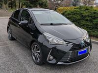 Usata Toyota Yaris Hybrid 73 CV (53 kW) 2019 Nero Utilitaria