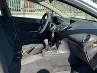 Usata Ford Fiesta 92 CV (67 kW) 2013 Bianco Utilitaria