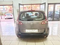 Usata Renault Scénic III 106 CV (77 kW) 2010 Grigio Monovolume