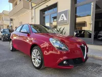 Usata Alfa Romeo Giulietta 120 CV (88 kW) 2018 Rosso Utilitaria