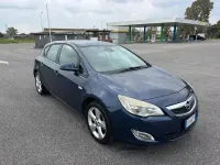 Usata Opel Astra 100 CV (73 kW) 2011 Argento Berlina