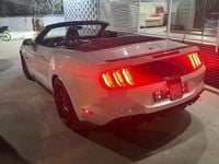 Usata Ford Mustang GT Convertible 460 CV (338 kW) 2021 Bianco Cabrio
