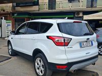 Usata Ford Kuga 120 CV (88 kW) 2017 Bianco SUV