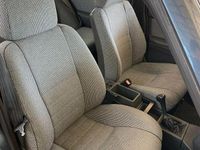 Usata Alfa Romeo 75 120 CV (88 kW) 1987 Blu Berlina