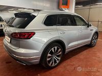Usata VW Touareg Elegance 231 CV (169 kW) 2023 Argento SUV