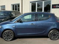Usata Lancia Ypsilon Gold 69 CV (50 kW) 2022 Blu/azzurro Utilitaria
