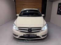 Usata Mercedes B180 Premium 109 CV (80 kW) 2013 Beige Monovolume