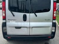 Usata Renault Trafic 146 CV (107 kW) 2007 Grigio Monovolume
