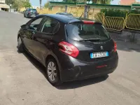 Usata Peugeot 208 68 CV (50 kW) 2014 Nero Utilitaria