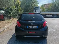 Usata Peugeot 208 120 CV (88 kW) 2015 Nero Utilitaria