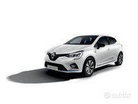 Usata Renault Clio V 140 CV (102 kW) 2021 Grigio Berlina