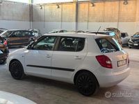 Usata Skoda Fabia Ambition 70 CV (51 kW) 2011 Bianco Berlina