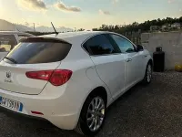 Usata Alfa Romeo Giulietta 105 CV (77 kW) 2012 Bianco Utilitaria