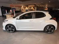 Nuova Toyota Yaris Premium 92 CV (67 kW) 2026 Platinum white Utilitaria