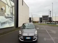 Usata Renault Scenic E-Tech Luxe 110 CV (80 kW) 2011 Grigio Monovolume