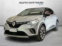 Usata Renault Captur Techno 145 CV (106 kW) 2023 Grigio chiaro SUV