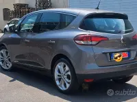 Usata Renault Scénic IV 110 CV (80 kW) 2018 Grigio Monovolume