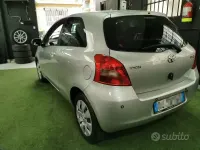 Usata Toyota Yaris Sol 87 CV (63 kW) 2007 Grigio Utilitaria