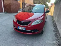Usata Lancia Ypsilon 69 CV (50 kW) 2016 Rosso Utilitaria