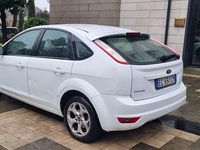 Usata Ford Focus Titanium 109 CV (80 kW) 2010 Bianco Berlina