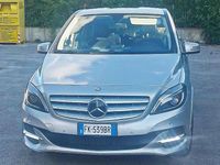 Gebraucht Mercedes B200 Premium 156 PS (114 kW) 2014 Grau Van / Kleinbus