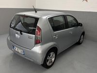 Usata Daihatsu Sirion 91 CV (66 kW) 2006 Argento Utilitaria