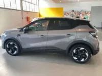Usata Renault Captur Techno 101 CV (74 kW) 2024 Grigio scuro  tetto nero SUV