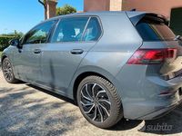 Usata VW Golf VIII Life 150 CV (110 kW) 2020 Grigio Berlina