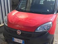 Usata Fiat Doblò Easy 90 CV (66 kW) 2022 Rosso Monovolume