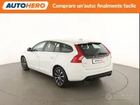 Usata Volvo V60 120 CV (88 kW) 2018 Bianco Station wagon